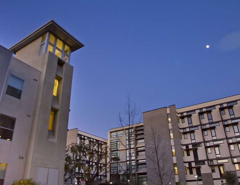 CSUF on campus accommodatie