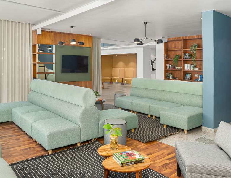 Table_Mountatin_Residence_3.jpg